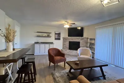 Image de Nestled in the heart of all your outdoor adventures from hiking to skiing.