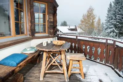 Image de Apartment with ski-in/ski-out access and fireplace