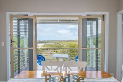 Image de 2 Bedroom Upstairs Estuary Water View - Hastings Cove!