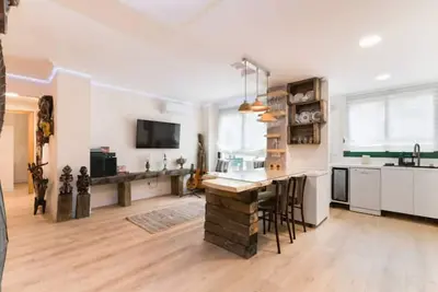 Image de Encantador Toque Histórico y Moderno en Caja Mágica