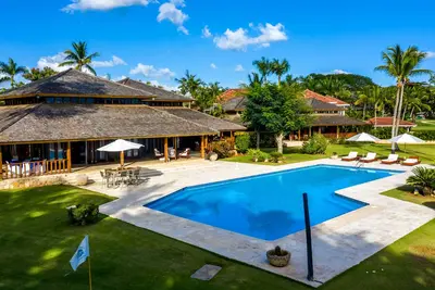 Image de Luxurious Ocean Front Property-Includes Chef