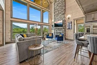 Image de *Luxurious 5bd Lodge! Movie Room/Hot Tub/Views!