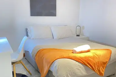 Cozy Horizon WorkStay in the Heart of the City!