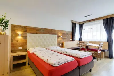 Image de Crespula ApartmentThis spacious studio apartment for 2-3 people in alpine style.