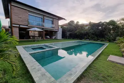 Image de Casa de Luxo com 6 Suites. em Praia do Forte