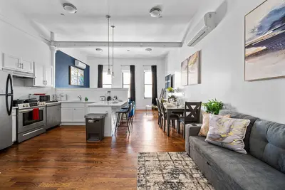 Image de Open space lux studio near Ewr - 1 min walk to Prudential\n