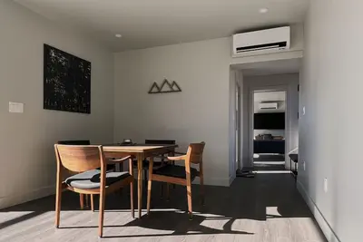 Image de Custom container home located near Bryce Canyon, Zion, and Brian Head Resort.