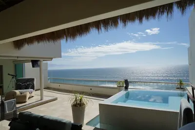 Image de Bucerias - Golden Zone - Beachfront Luxury Penthouse 6c, private dip pool.