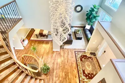 Ravine House, 4000sqf, View, Ac, Sleep12+\n\n