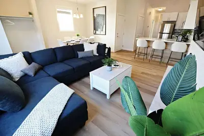 Image de Central 3 Queen Beds|A/C|Double Garage|Disney+