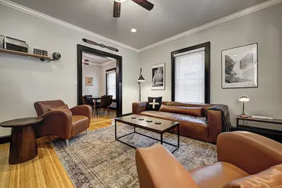 Image de Tall, Dark and Handsome 2br in historic Irvington