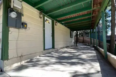 Image de Adorable suite in peaceful mountain area