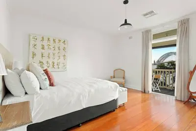 Image de Contemporary Charm with Spectacular Harbour Views