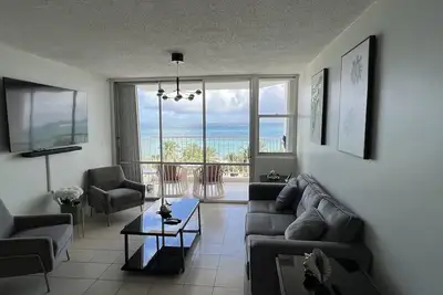 Image de Beach Front 2 bed 2bath condo in Isla Verde with parking