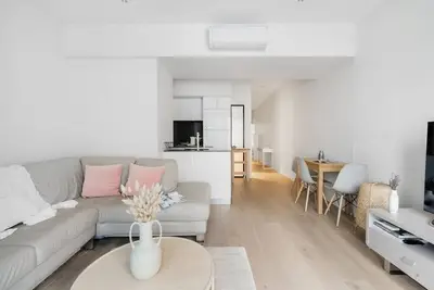 Image de Refined City Pad in Central Melbourne with Pool