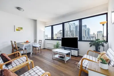 Image de Plaid Parlour City Centre Comfort and Skyline Views