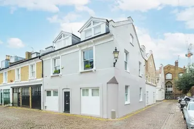 New Stunning 5bd Mews House