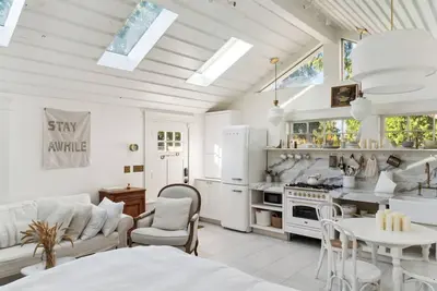 Image de Elegant & Romantic Farmhouse - Sunlight!