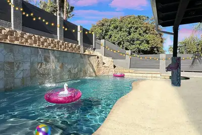 Image de Sleeps 40+ New Luxury Private Resort with Pool Golf Arcade Spa Playground Poker