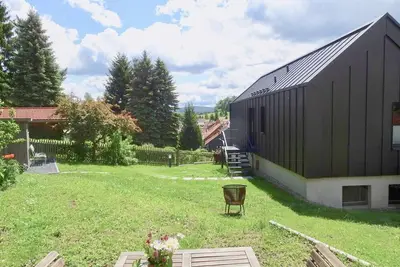 Image de Maison de vacances 'Alte Tischlerei Engelsbach' avec vue sur les montagnes, jardin privé et Wi-Fi