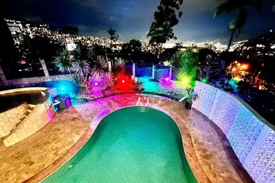 Image de The Onyx 8 Bedroom Mansion Villa, El Poblado 5 Min From Lleras Park.