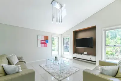 Image de Southlakes Haven - Lake Views, Pets Allowed