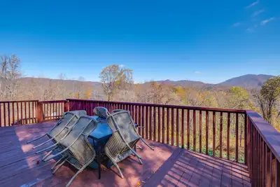 Image de Mountain-View Blue Ridge Cabin Getaway w/ Fire Pit
