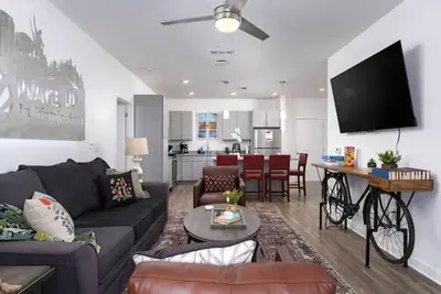 Image de Lux 2 Br w/private 2 bath Mins to Oak Mtn St Park