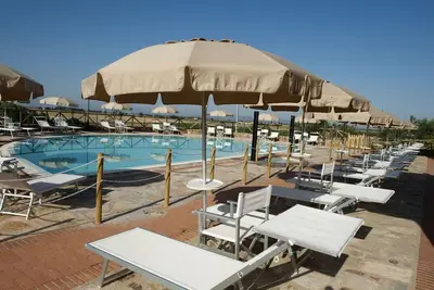 Image de Joli appartement pour 6 personnes avec piscine, climatisation, Tv, patio, vue panoramique et parking