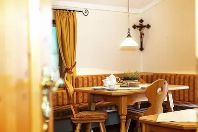 Image de Fewo Hasslberg Balkon, Kochnische, 2 Schlaf- und 1 Wohn-/schlafzimmer, max 6 Pers