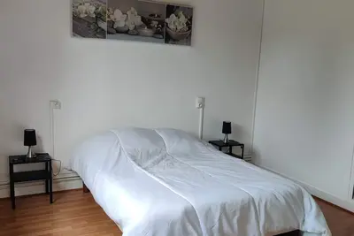 Image de Maison de campagne rénovée à 6kms de la plage. Animaux de compagnie acceptés!