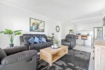 Image de 2 Conveniently Quiet Cloverdale 2BR_2BA_Parking