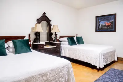Image de Suite #9- 73 Acres - Horse Oasis - 10min to RoundTop, middle of Austin & Houston
