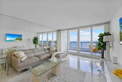 Image de 2br with BayViews, Perfect for Art Basel
