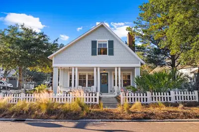 Image de Spring Break Stays Available! Golf Cart! Private Gated Community with 2 Pools!