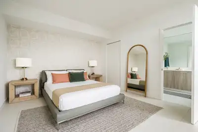 Image de Homeclub Luxury Condo With Spa, Pool & Gym