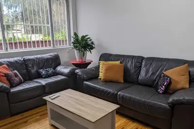 Image de Newly Renovated 2 Bedroom Apartment in the Heart of Merrylands Cbd