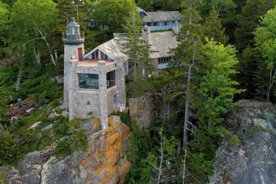 Image de Historic & Unique Waterfront Estate