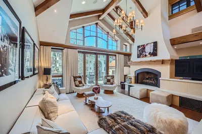 Image de Vail Row-House #7, 303 Gore Creek Dr  -Vail Village! Next to Bridge St, 2 Parking Spots