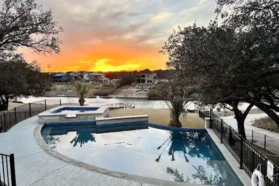 Image de Serene Lakefront Gem | Pool, Spa & Local Wineries