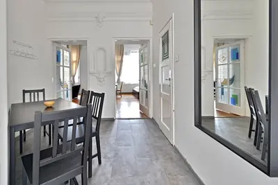 Image de Spacious apartment in Buda. Close to public transport and shops