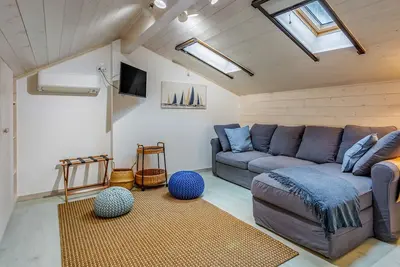 Image de Glamorous 1 Bdr Duplex Apartment by LovelyStay