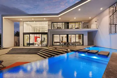 Villa E11even With Private Chef Ocean Front