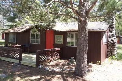 Image de Vintage Pet-Friendly Family Cabin and Bunkhouse in the Atlanta State Forest