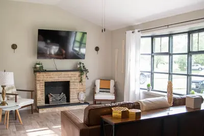 Image de Pet Friendly 3 bedroom 1 king, 1 Queen, 1 Full Bed Home