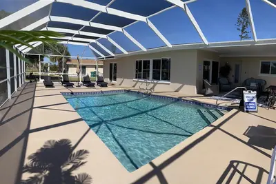 Image de Serenity now, full refund*, pool heat, sleeps 8