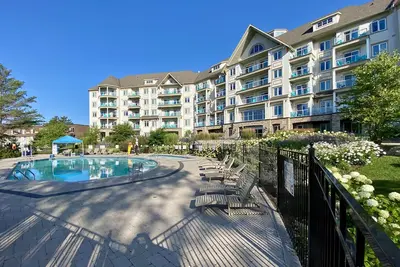 Image de Enjoy some Muskoka Magic of your own year round in this deluxe four season condo