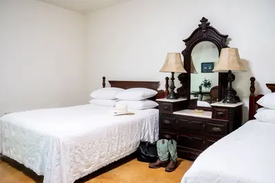 Image de 2bd2ba - King+Double Suite Combo - Horse Oasis - Oak Trees - 10min to Round Top