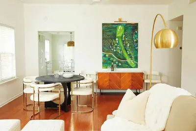 Image de Greenside Getaway | Pet Friendly with Yard, Firepit, WiFi & Netflix