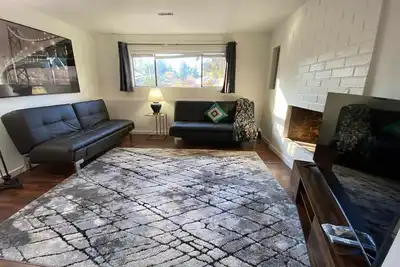 Image de Kent - Entire Lower Floor - No Pets, Severe Allergies!